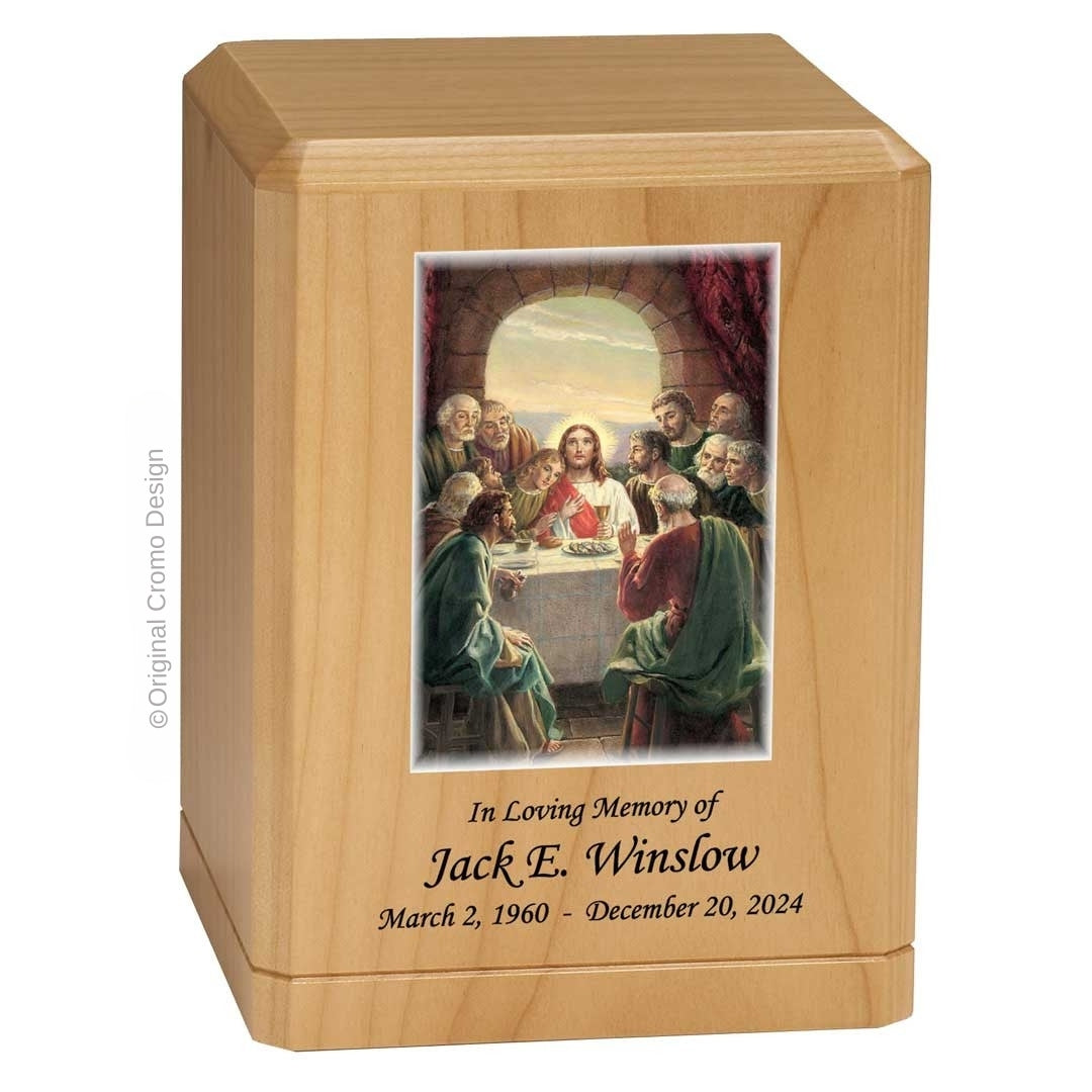 Catholic cremation urn with Last Supper Wood finish by Cromo NB