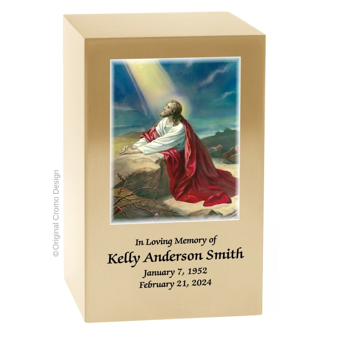 Catholic cremation urn with Jesus Praying Wood finish by Cromo NB
