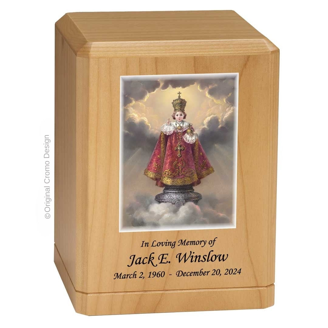 Catholic cremation urn with Infant of Prague  Wood finish by Cromo NB