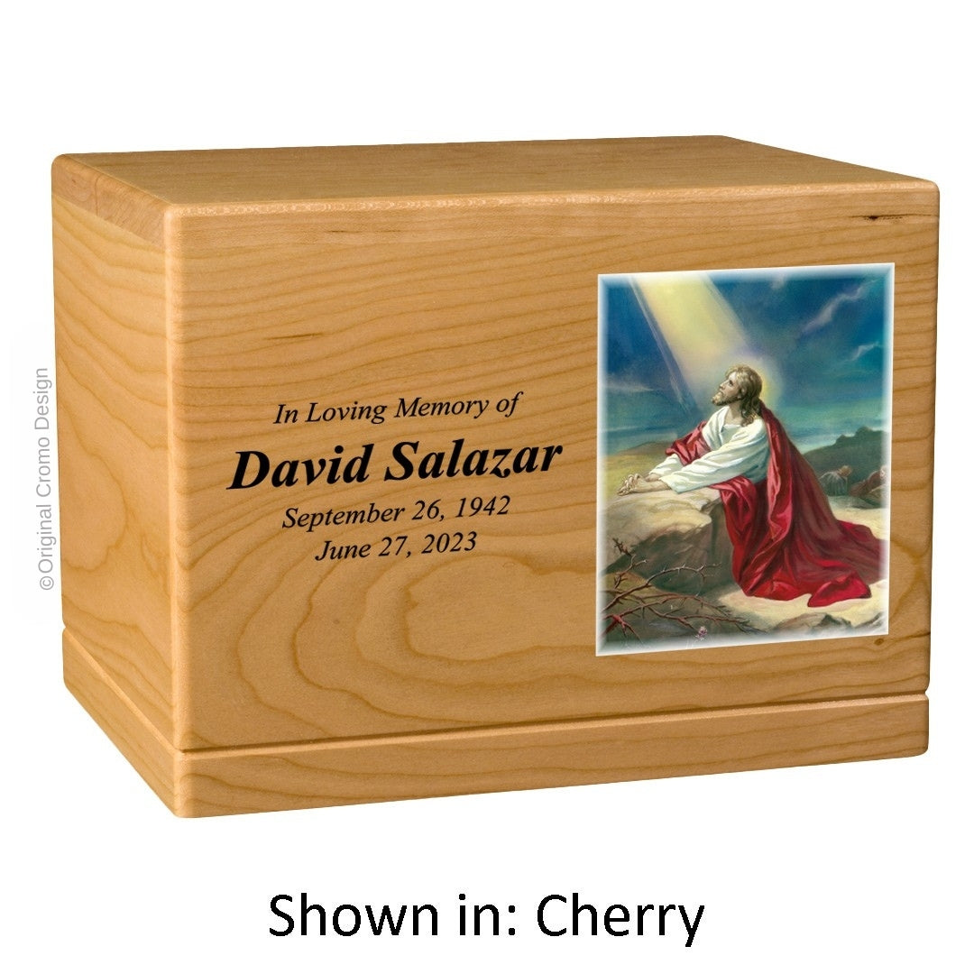 Catholic cremation urn with Jesus Praying  Wood finish by Cromo NB