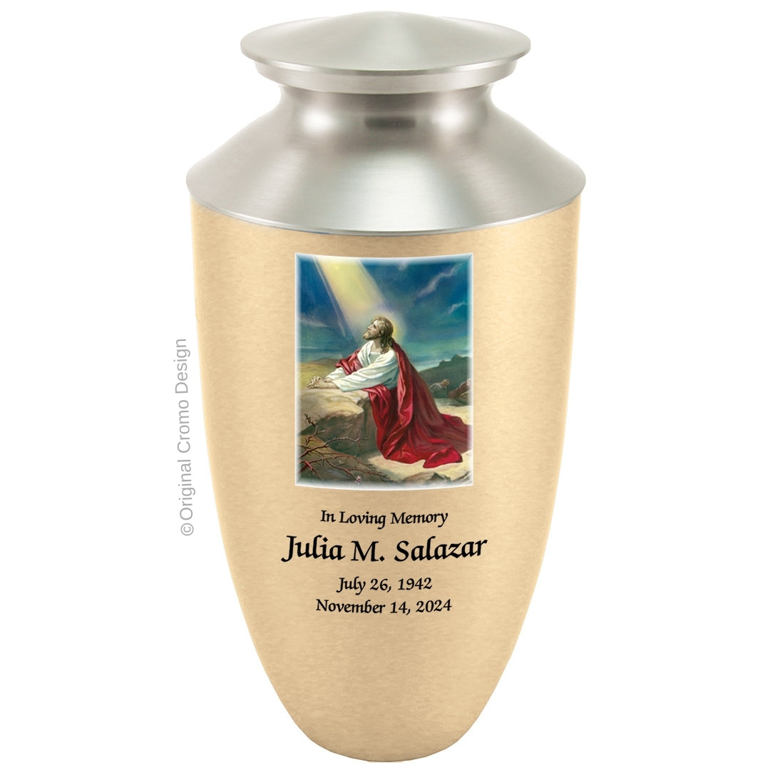 Catholic cremation urn with Jesus Praying  Wood finish by Cromo NB